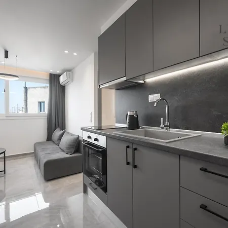 Antigoni Residence, The Luxury 아파트