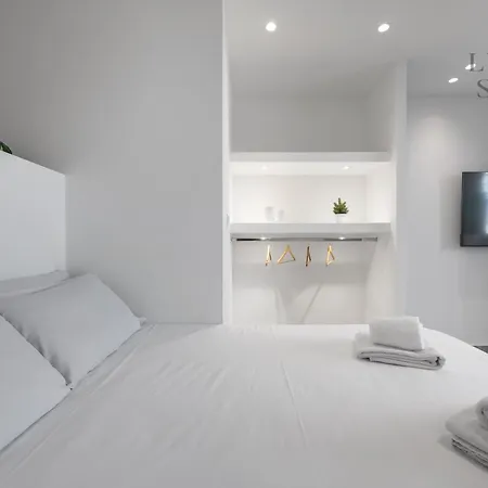 Antigoni Residence, The Luxury 아파트 *